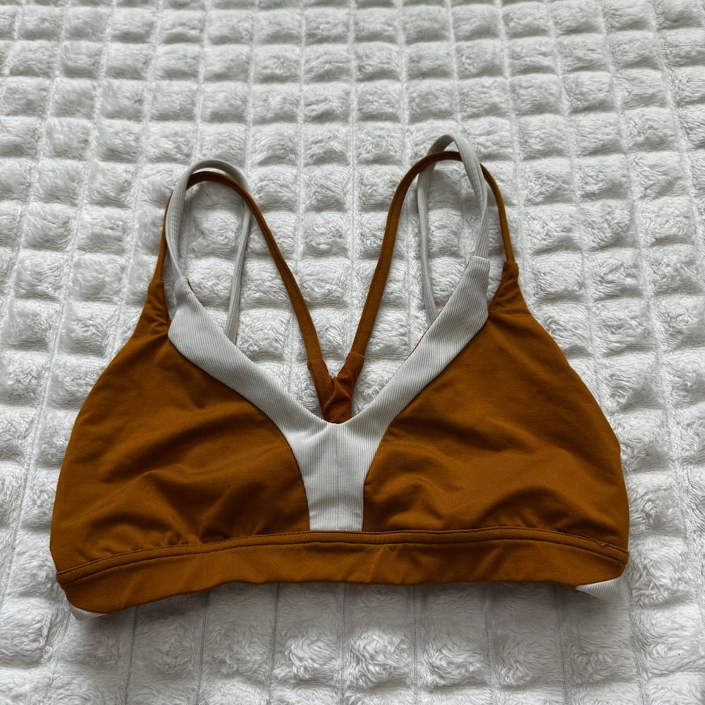 Lululemon 4 New Ambition Sports Bra in Fools Gold Light Ivory Athletic Workout